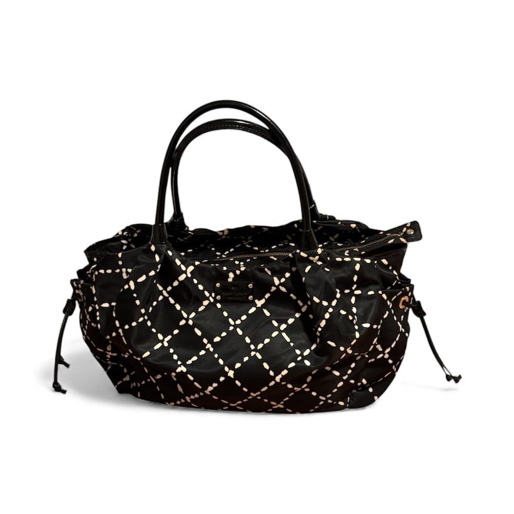Kate Spade Travel Tote Bag – Spacious & Stylish 🧳🖤